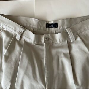 Men Dockers Light Khaki Pleated Relaxed Fit Pants